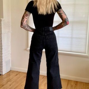 Mile high Levis high rise wide leg cropped jeans